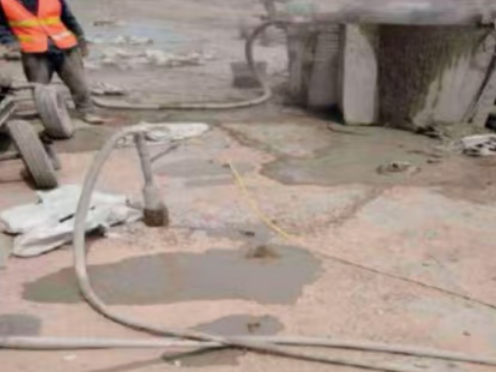 界首水泥混凝土路面板底注浆技术 路面脱空注浆整治方案